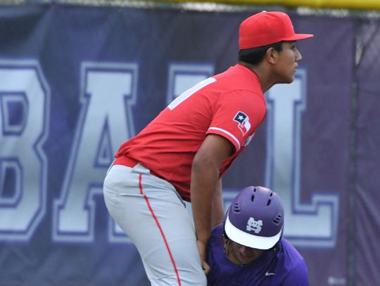 Rattlers battle for Bi-District Championship