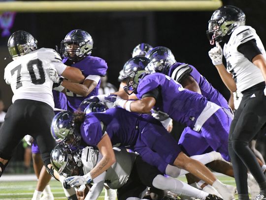 Rattlers battle rival Canyon for playoff seeding