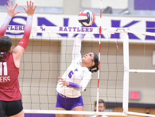 Rattlers fall in season opener against Weiss