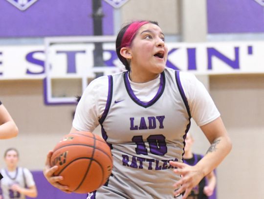 Rattlers, Lady Rattlers start district play Friday afternoon against Buda Johnson