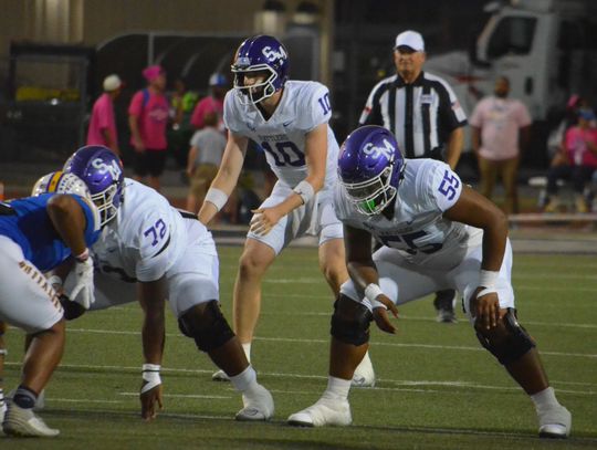 Rattlers looks to stay undefeated in district play against rival East Central
