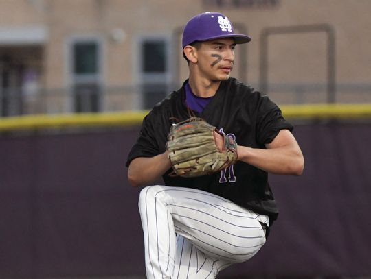 Rattlers rally in 6th to beat Boerne