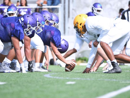 Rattlers scrimmage with SA Holmes