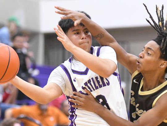 Rattlers win first game of season against Austin Crockett