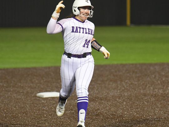 Rattlers win on another walk-off to beat the Hippos as Sierra ties school record