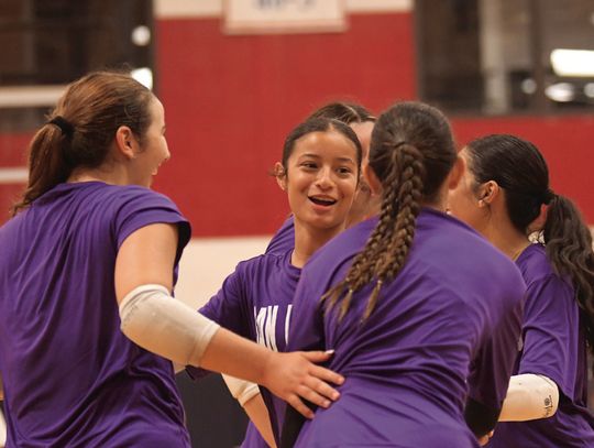 Rattlers win third straight in five sets