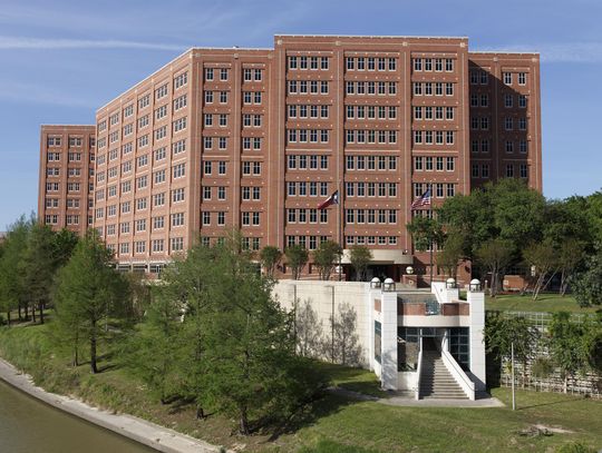 Report: Harris County’s bail reforms let more people out of jail before trial without raising risk of reoffending