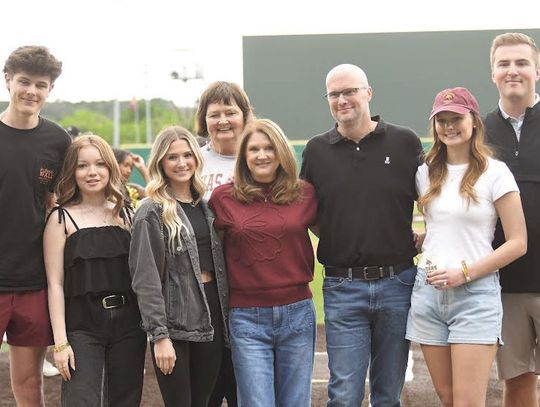 RIGHT SHADE OF MAROON