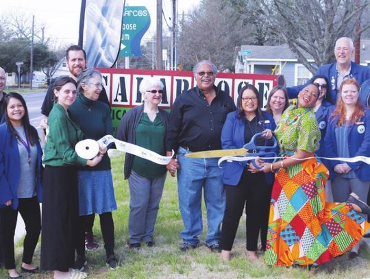 San Marcos Area Chamber of Commerce celebrates ribbon cuttings