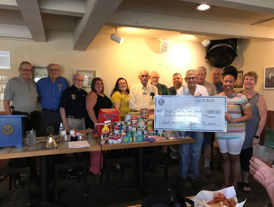 San Marcos Kiwanis Club collects food for Hays County Food Bank