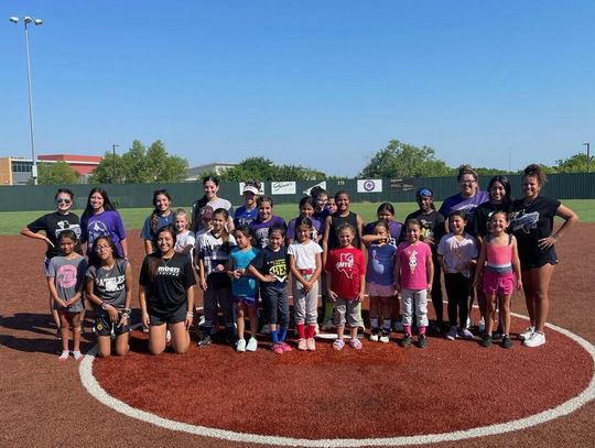 San Marcos Softball coaches up kids at summer camp