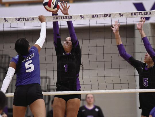 San Marcos splits opening games at Ragin’ Rattler Tournament