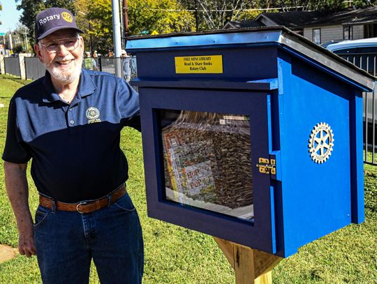 'SERVICE ABOVE SELF': Rotary Club of San Marcos installs mini library in local park 