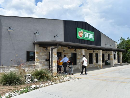 Shutdown SNAP funding redirected to generator for food bank