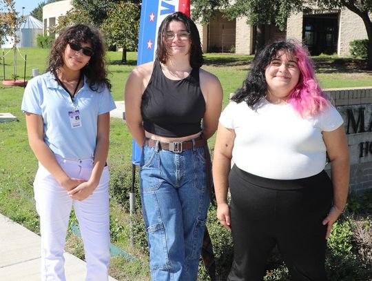 SMHS Seniors volunteer as Election Day clerks