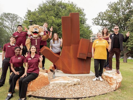 ‘States Up’ statue unveiled on Texas State campus