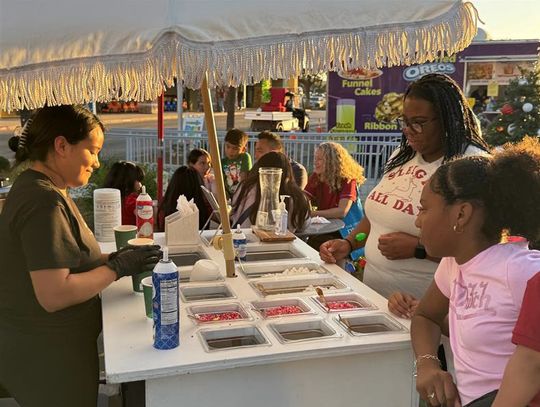 Tanger Outlets announces holiday shopping hours