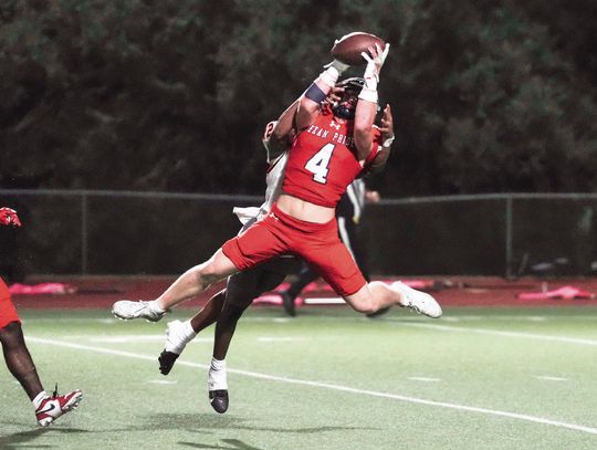 Texans blowout Gonzales on homecoming