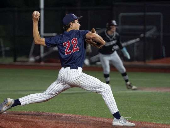 Texans clinch district title against Davenport