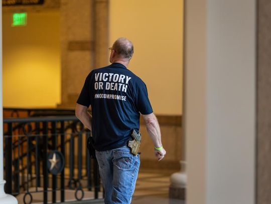 Texans could carry handguns without a permit under bill headed to Gov. Greg Abbott's desk