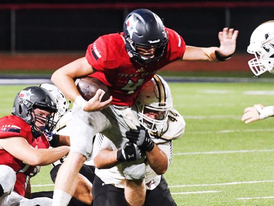 Texans shut out Panthers for first district championship since 2017