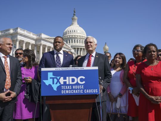 Texas Democrats dig in after exodus; GOP threatens arrest