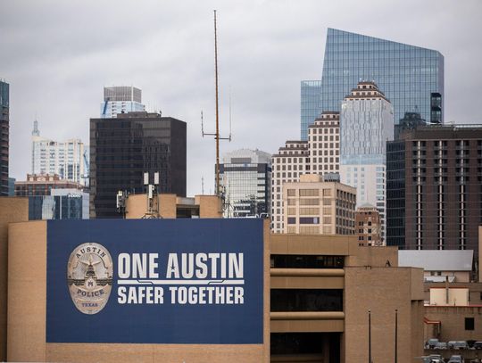 Texas’ larger cities would face financial penalties for cutting police budgets under bill approved by House