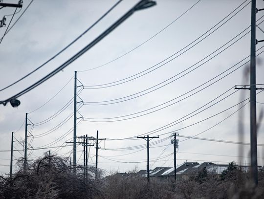 Texas’ power grid held up during last week’s winter weather. Experts say it wasn’t seriously tested.