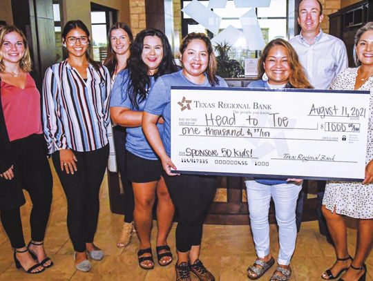 Texas Regional Bank sponsors students with donation to Head to Toe