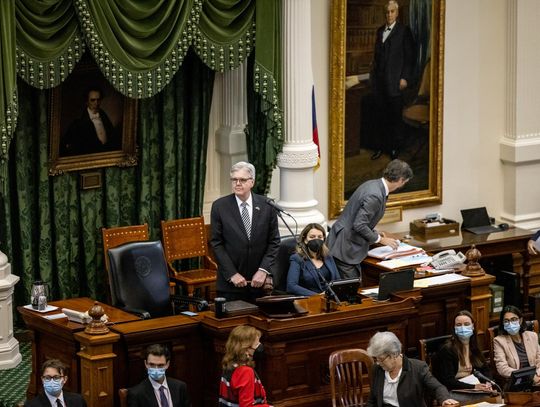 Texas Senate approves a $250 billion state budget — but questions remain about how federal aid will be used