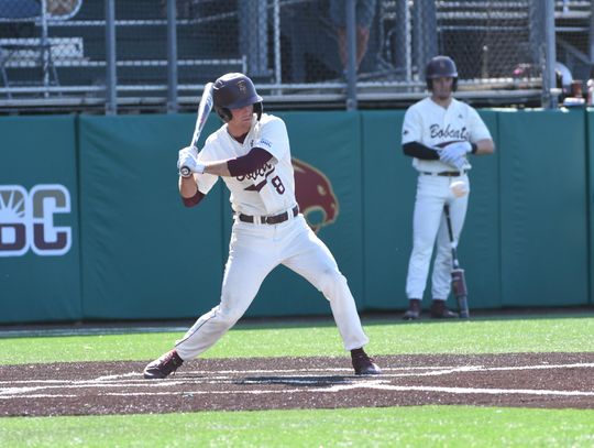 Texas State closes out Chanticleers, picks up series win