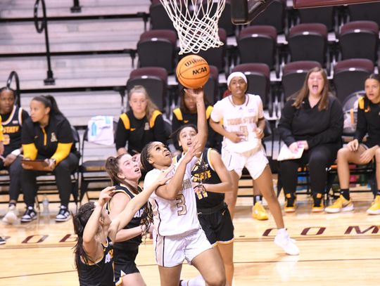 Texas State defeats Mountaineers in thriller