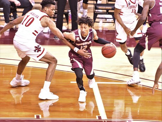 Texas State falls 74-73, suffers sweep against Louisiana