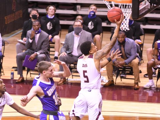 Texas State falters in first Sun Belt home game, loses 62-60 to Louisiana