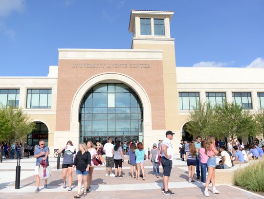 Texas State students move in 