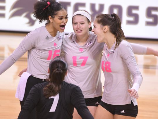 Texas State sweeps  Arkansas State amid another record  breaking performance