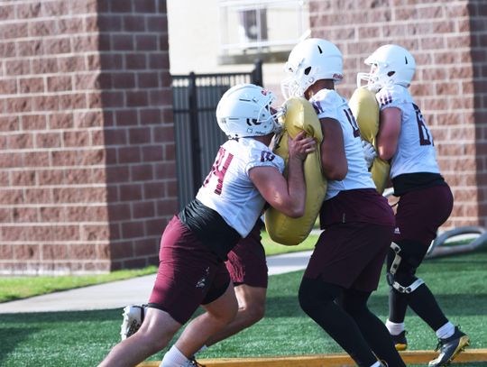 Texas State tinkering with tight ends in spring practices