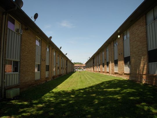 Texas Supreme Court extends state program to help tenants avoid eviction until Oct. 1