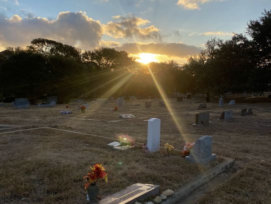 Trail Notes: Cemetery Strolls