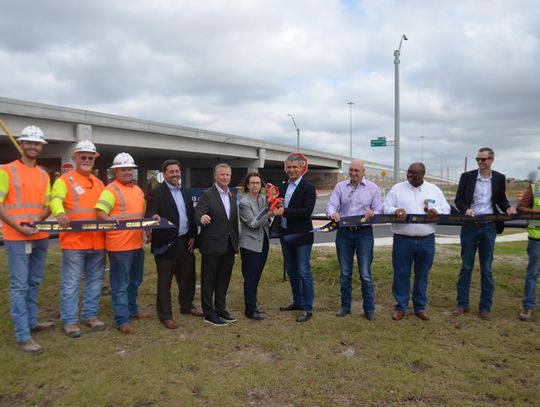 TxDOT cuts ribbon on I-35 at Posey Road project 