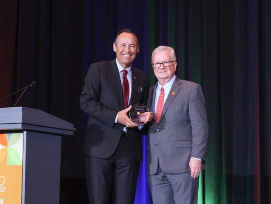 TXST President Damphousse receives CASE Chief Executive Leadership Award