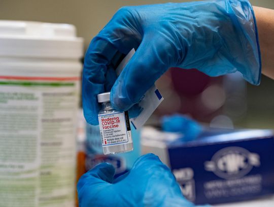 Unvaccinated Texans make up vast majority of COVID-19 cases and deaths this year, new state data shows