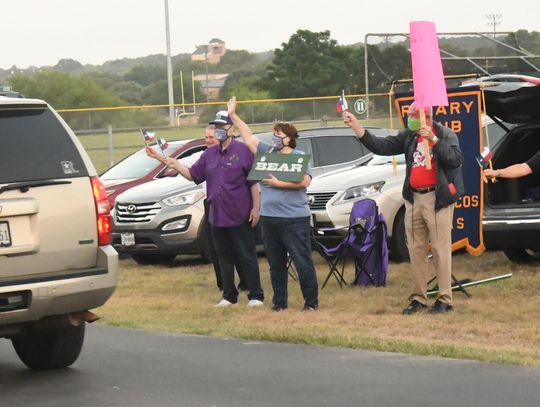 WELCOME BACK: Community greets San Marcos Academy students on first day of school