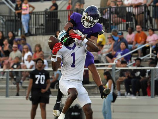 White blows out Purple in Spring Game