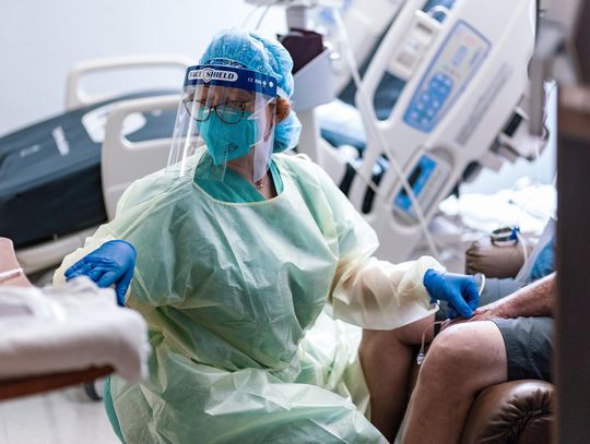 With questions about omicron’s severity still unanswered, Texas braces for new COVID-19 wave this winter