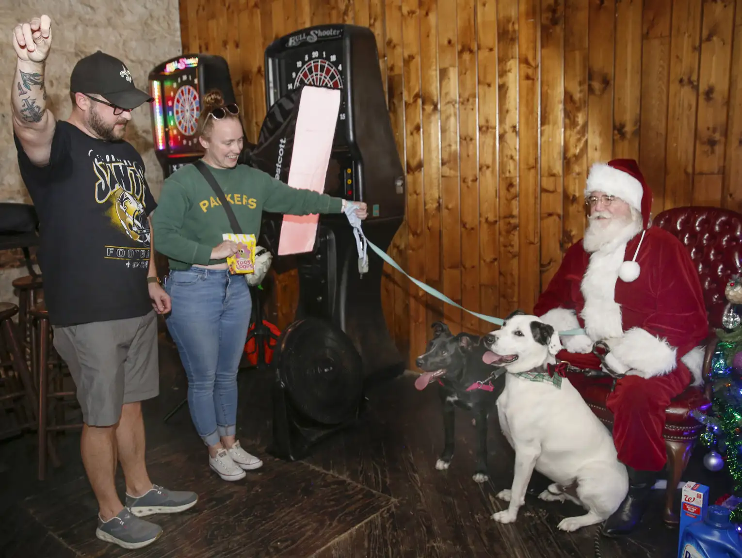 Santa Fitz braves another Santa Paws to benefit animal shelter