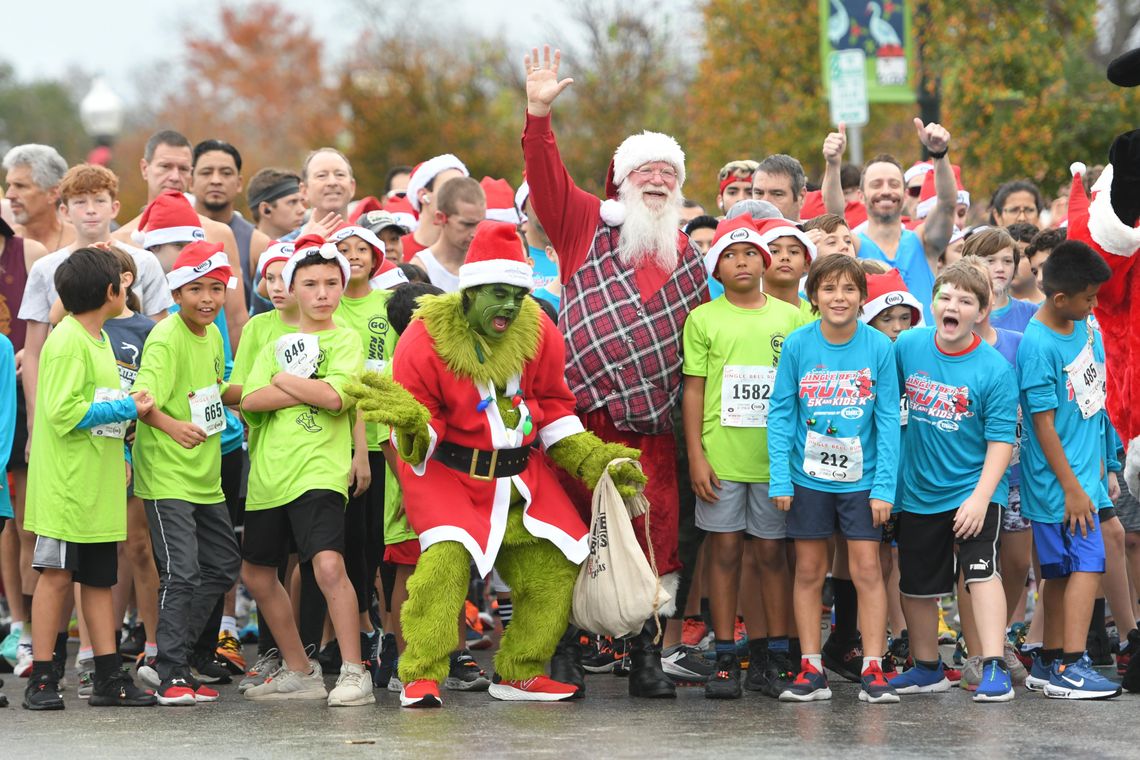 ...AND THEY’RE OFF: Community takes part in annual Jingle Bell Run 5K 