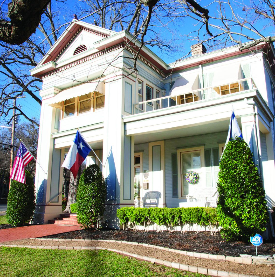 Barbee-Dake Home opens interior for home tour