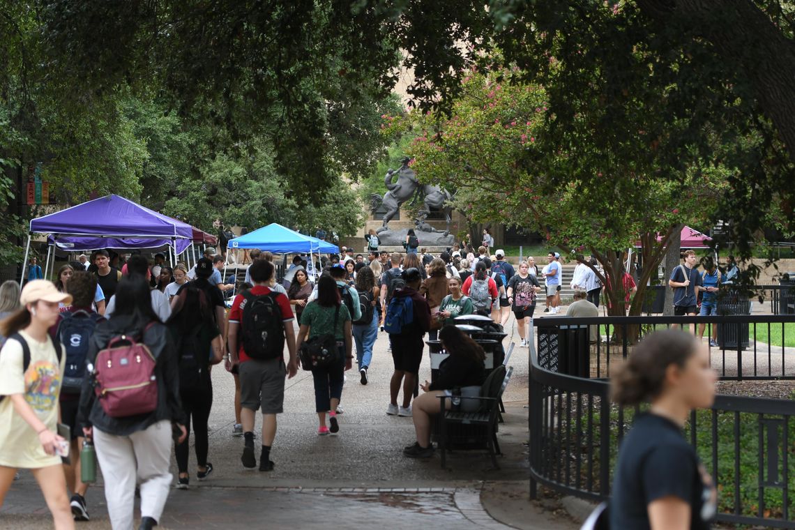 BOBCATS BACK: Students return to campus for start of fall semester at TXST BOBCATS BACK: Students return to campus for start of fall semester at TXST
