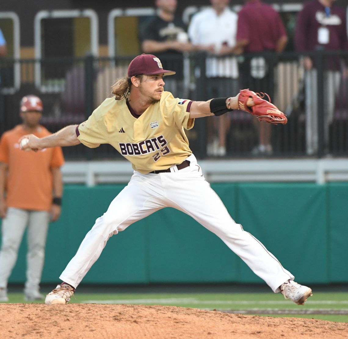 Bobcats beat Texas 7-3 for first series win since 2001